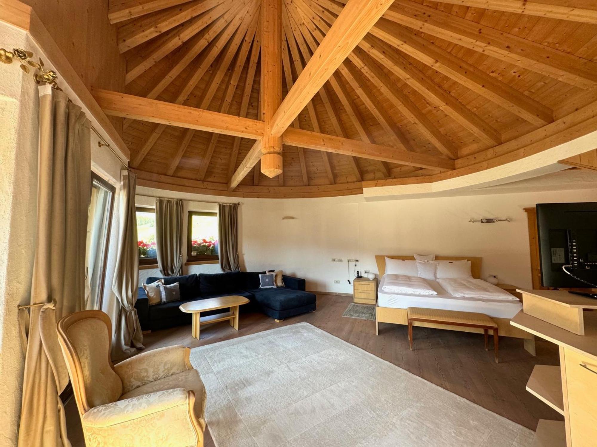Table Hotel 3*