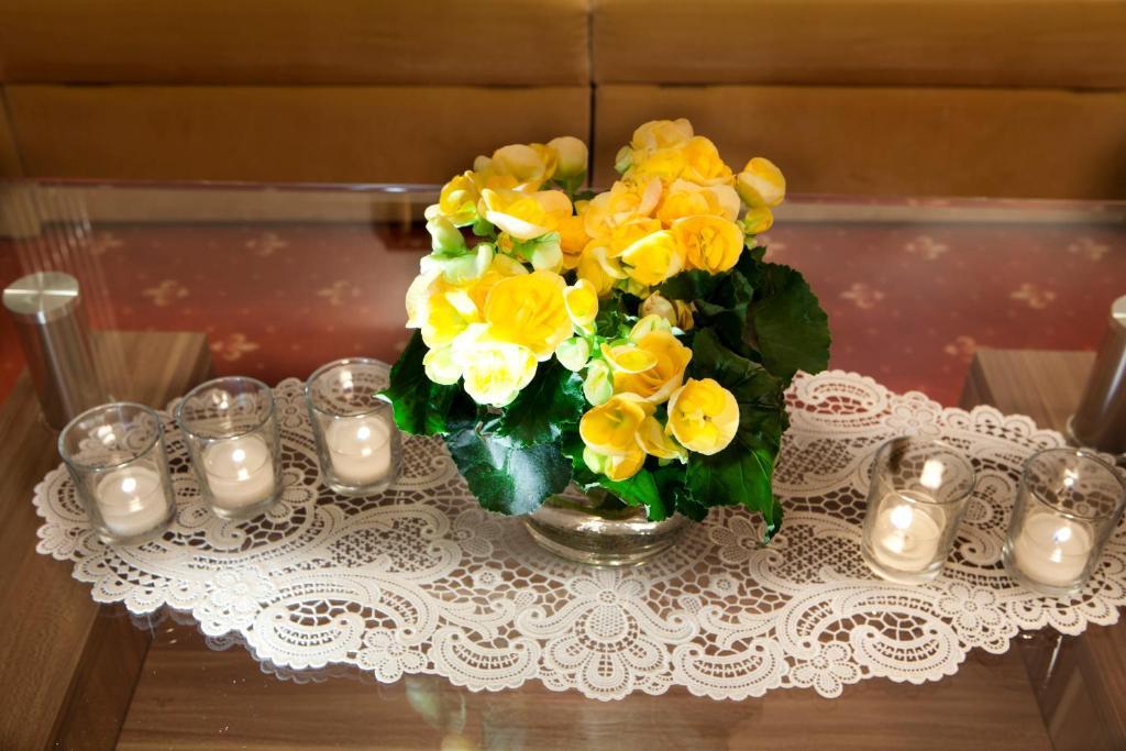 Hotel Table