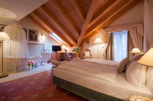 Hotel Table Corvara In Badia