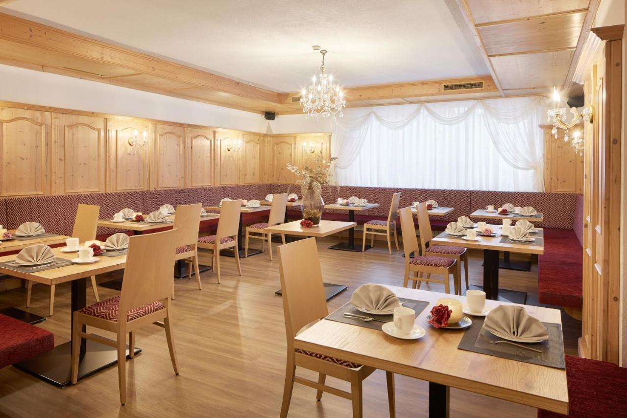 Table Hotel Corvara In Badia