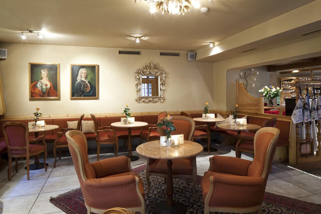 Table Hotel Corvara In Badia